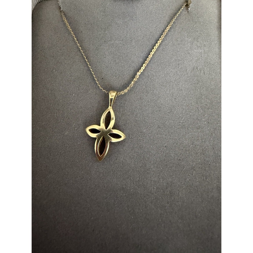 14Kt Gold Necklace With Pendant